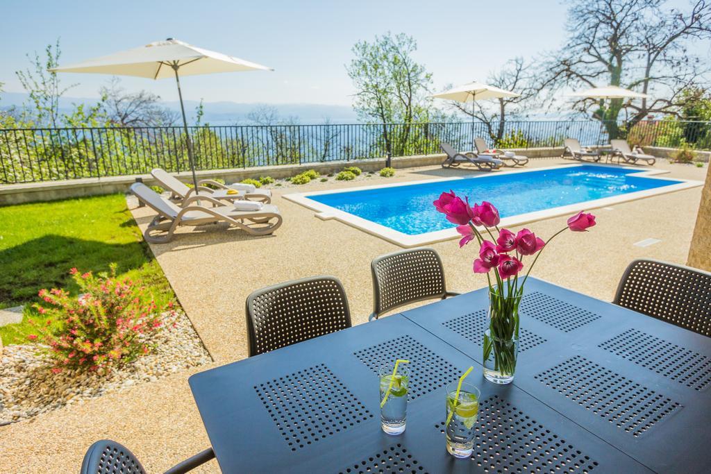 Villa Manus - Boutique Apartments Lovran Bagian luar foto