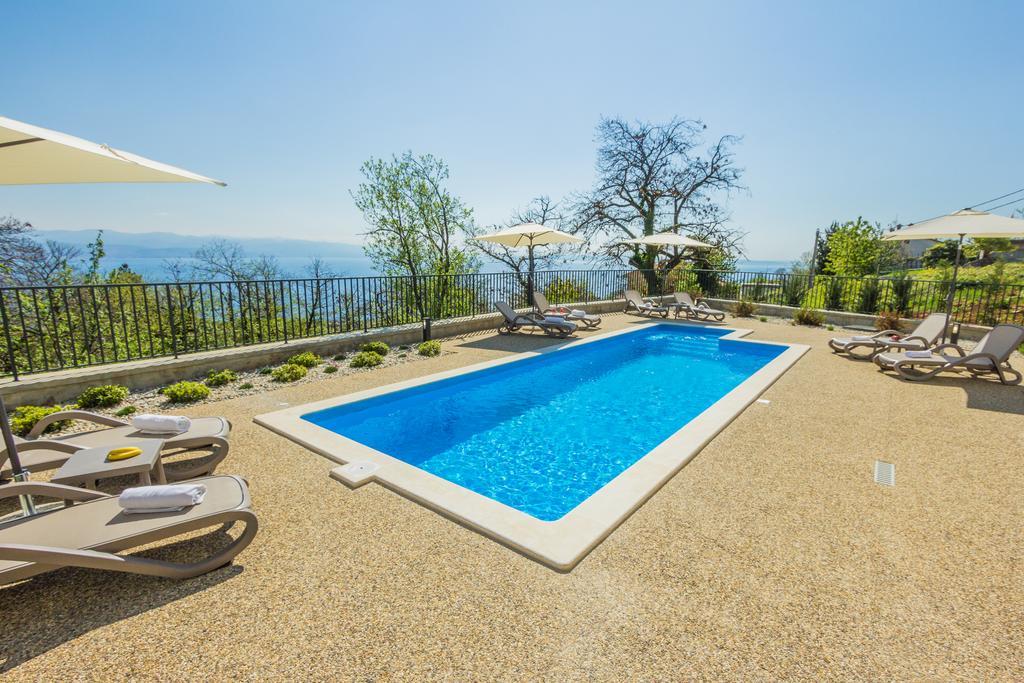 Villa Manus - Boutique Apartments Lovran Bagian luar foto
